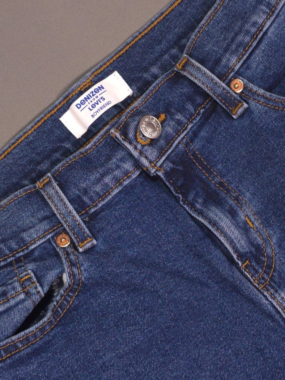 Denizen From Levi's Women's 4 W27 Boyfriend Mid Rise Cuffed Stretch Jeans